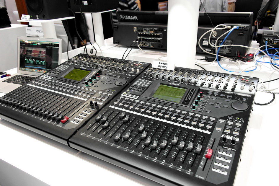 d88尊龙z6专业音响新产品亮相PALM EXPO 2013展会 