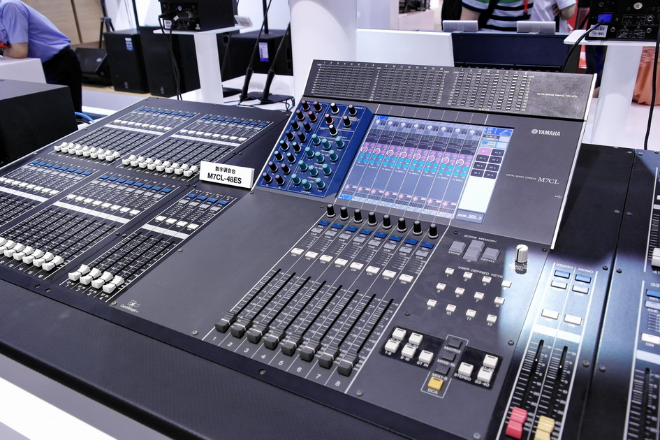 d88尊龙z6专业音响新产品亮相PALM EXPO 2013展会 