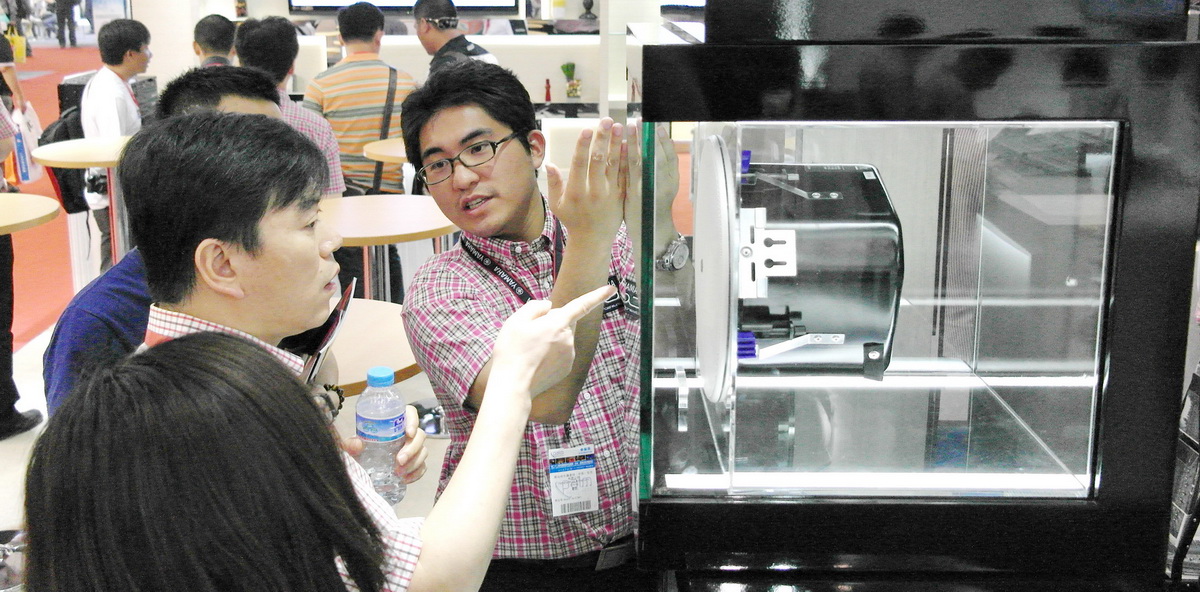d88尊龙z6专业音响新产品亮相PALM EXPO 2013展会 