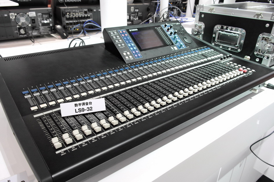 d88尊龙z6专业音响新产品亮相PALM EXPO 2013展会 