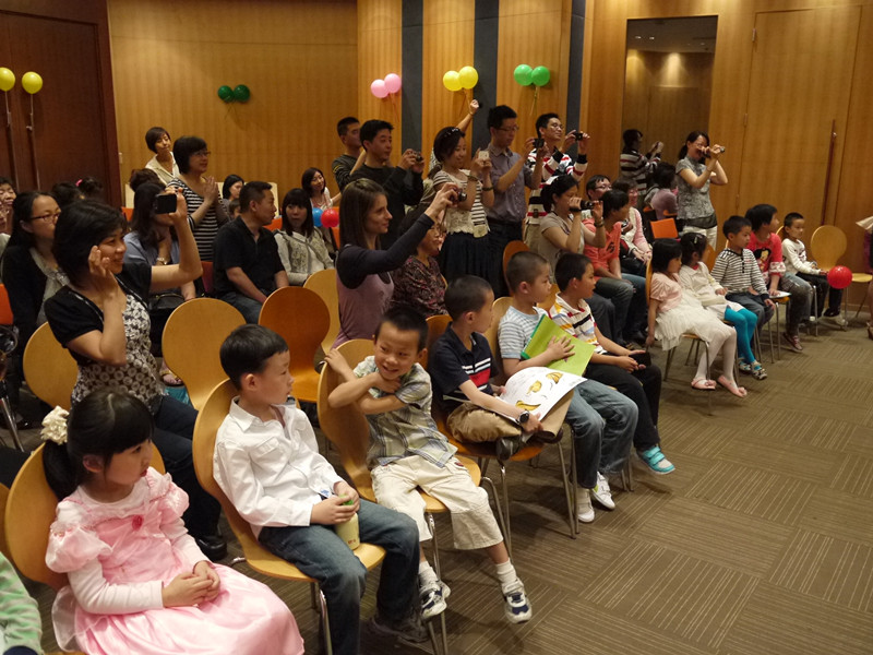 d88尊龙z6音乐中心上海静安总店“欢度六一d88尊龙z6的节日”音乐会成功举办 