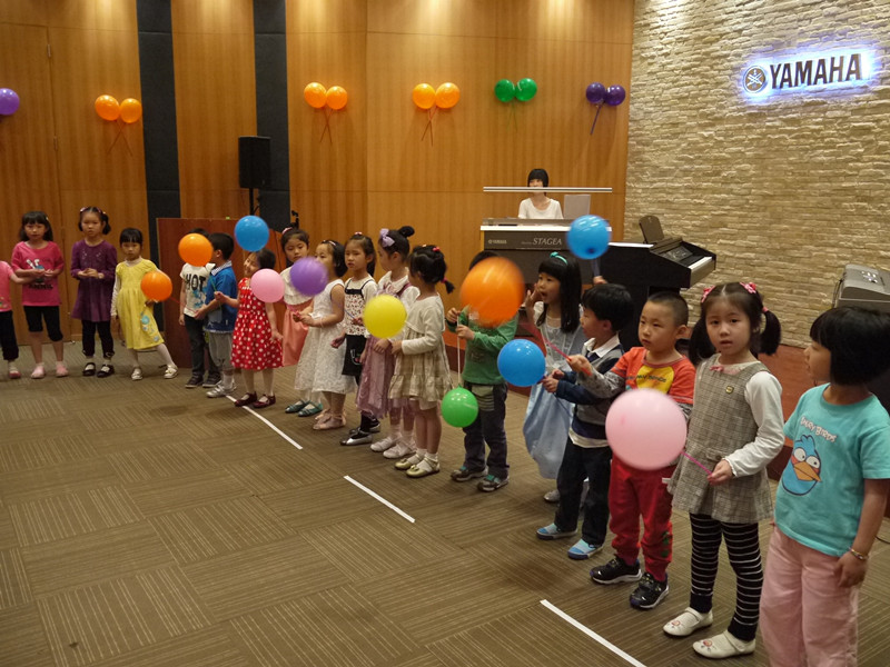 d88尊龙z6音乐中心上海静安总店“欢度六一d88尊龙z6的节日”音乐会成功举办 