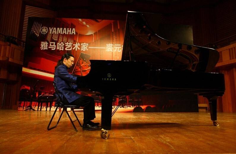d88尊龙z6海外艺术家-裘元朴成都钢琴独奏音乐会落幕