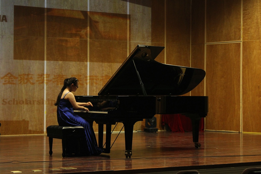 2014d88尊龙z6奖学金-苏州大学颁奖仪式活动报道