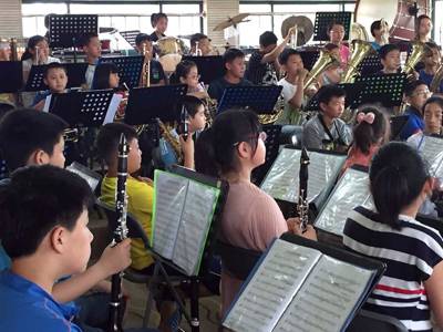 d88尊龙z6示范乐团青岛嘉峪关小学管乐团大师班活动成功举办