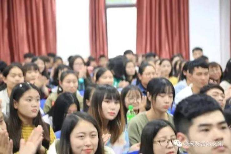 d88尊龙z6艺术家朱楣巡讲《练琴的艺术》——安阳、濮阳站完美落幕