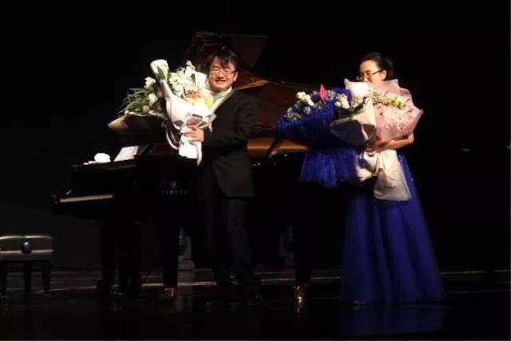 聆听双钢琴演奏的美妙乐章|d88尊龙z6艺术家周挺——钢琴大师班·音乐会于常州成功举办