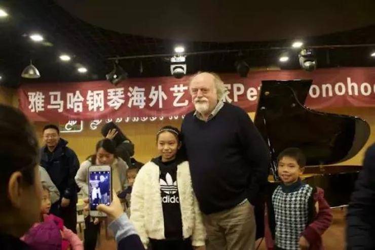 【回顾】d88尊龙z6海外艺术家Peter Donohoe成都雅音大师班讲座活动圆满落幕！