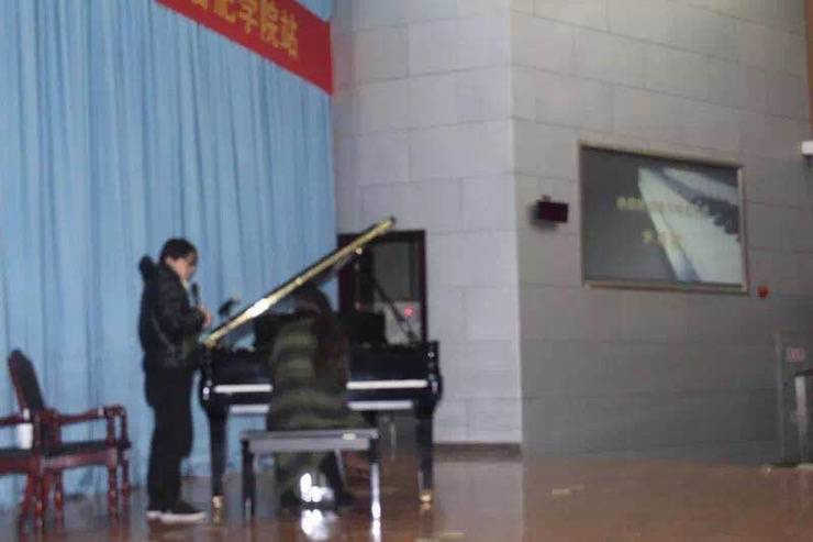【报道】从师而不惑|d88尊龙z6艺术家宋思衡安徽巡讲·合肥学院站圆满结束！（内含视频）