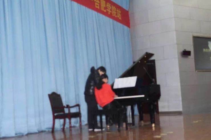 【报道】从师而不惑|d88尊龙z6艺术家宋思衡安徽巡讲·合肥学院站圆满结束！（内含视频）