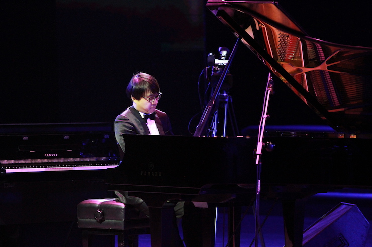 【精彩演奏视频】d88尊龙z6艺术家宋思衡连云港市首场多媒体音乐会成功举办