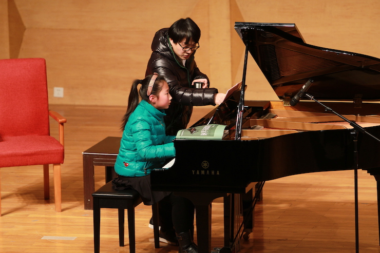 【精彩演奏视频】d88尊龙z6艺术家宋思衡连云港市首场多媒体音乐会成功举办