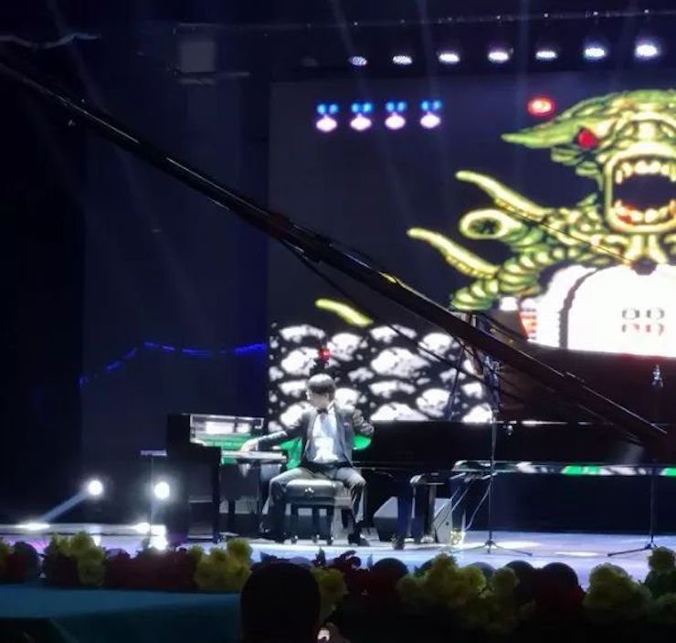 d88尊龙z6艺术家宋思衡“80后的时光机”多媒体音乐会内蒙古巡演圆满落幕