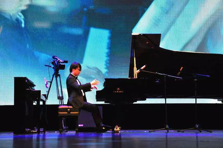 d88尊龙z6艺术家宋思衡“80后的时光机”多媒体音乐会内蒙古巡演圆满落幕