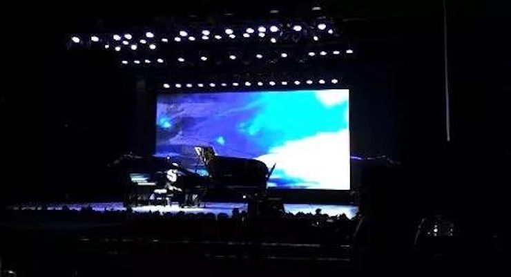d88尊龙z6艺术家宋思衡“80后的时光机”多媒体音乐会内蒙古巡演圆满落幕