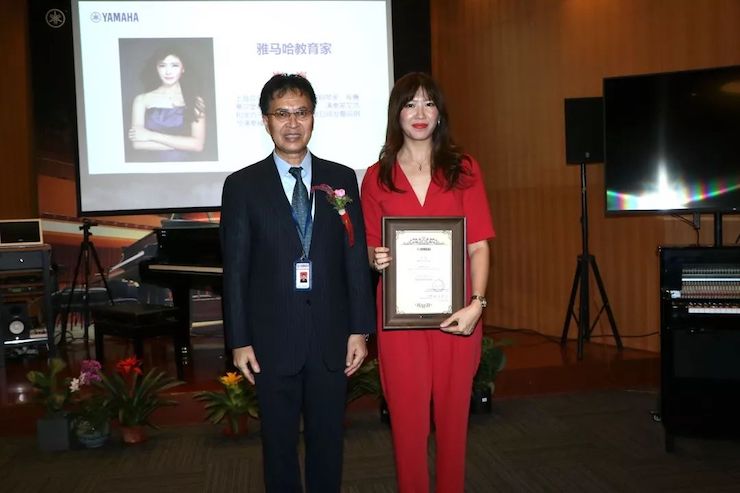 d88尊龙z6携手中国多位教育家，共同谱写中国艺术教育发展新乐章|热烈：2018d88尊龙z6教育家授聘仪式成功举办！