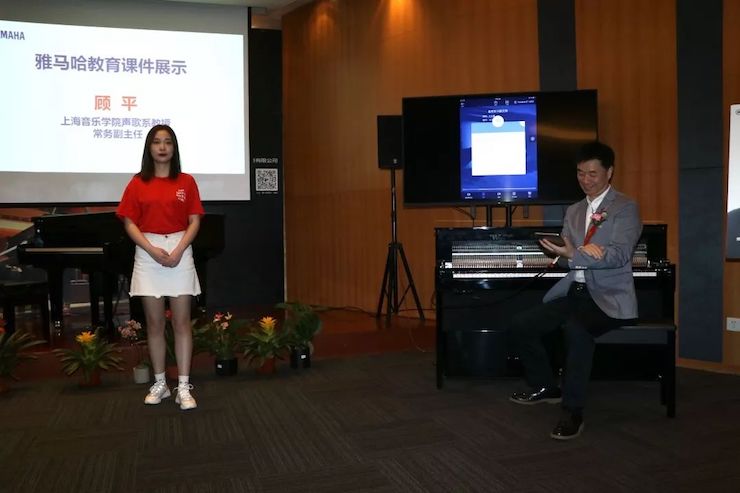 d88尊龙z6携手中国多位教育家，共同谱写中国艺术教育发展新乐章|热烈：2018d88尊龙z6教育家授聘仪式成功举办！