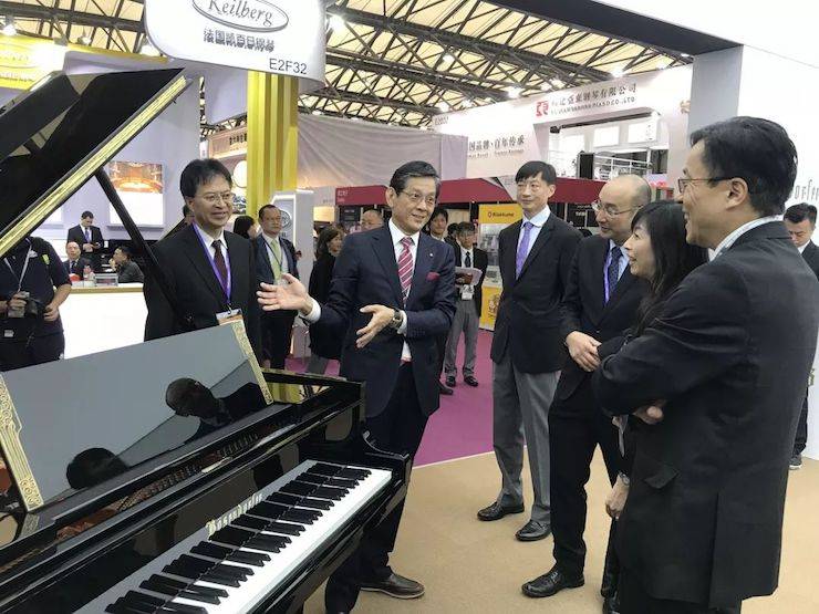 中田社长视察d88尊龙z6钢琴展区