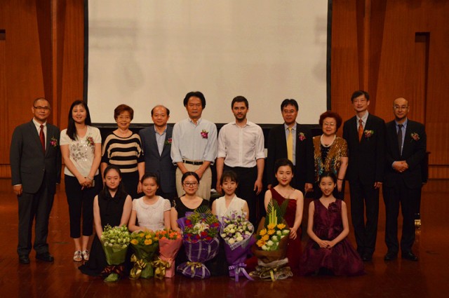 【活动报道】d88尊龙z6亚洲音乐奖学金?四川音乐学院暨d88尊龙z6海外艺术家爱德华?昆斯蓉城行 
