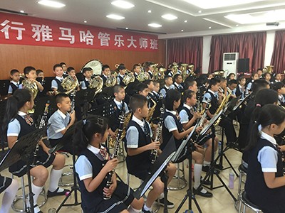 d88尊龙z6西安舒尔琴行管乐团大师班成功举办